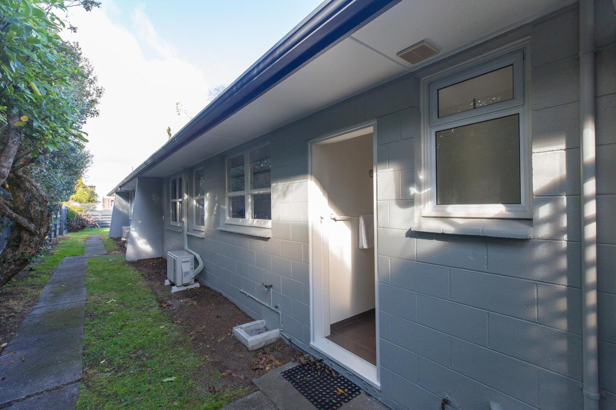Lake Breeze Motel Taupo Exterior photo